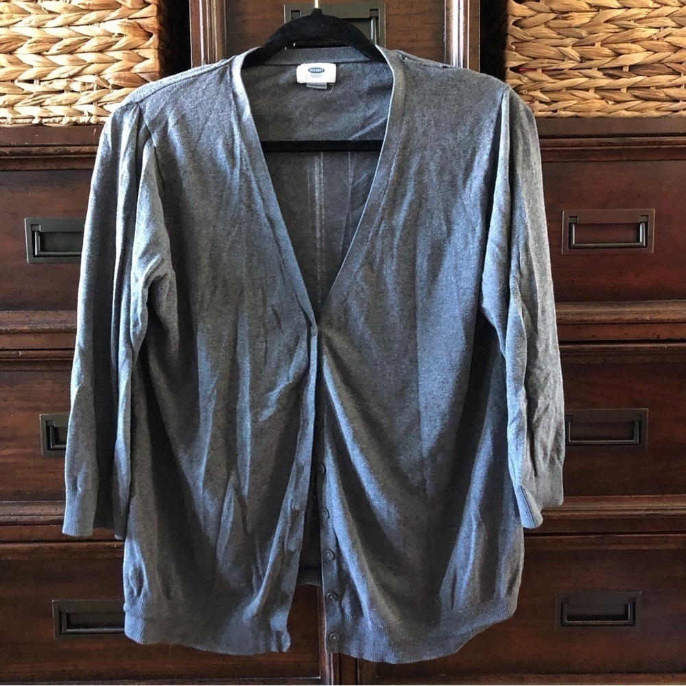 Old Navy lightweight gray cardigan in size XL Tall.